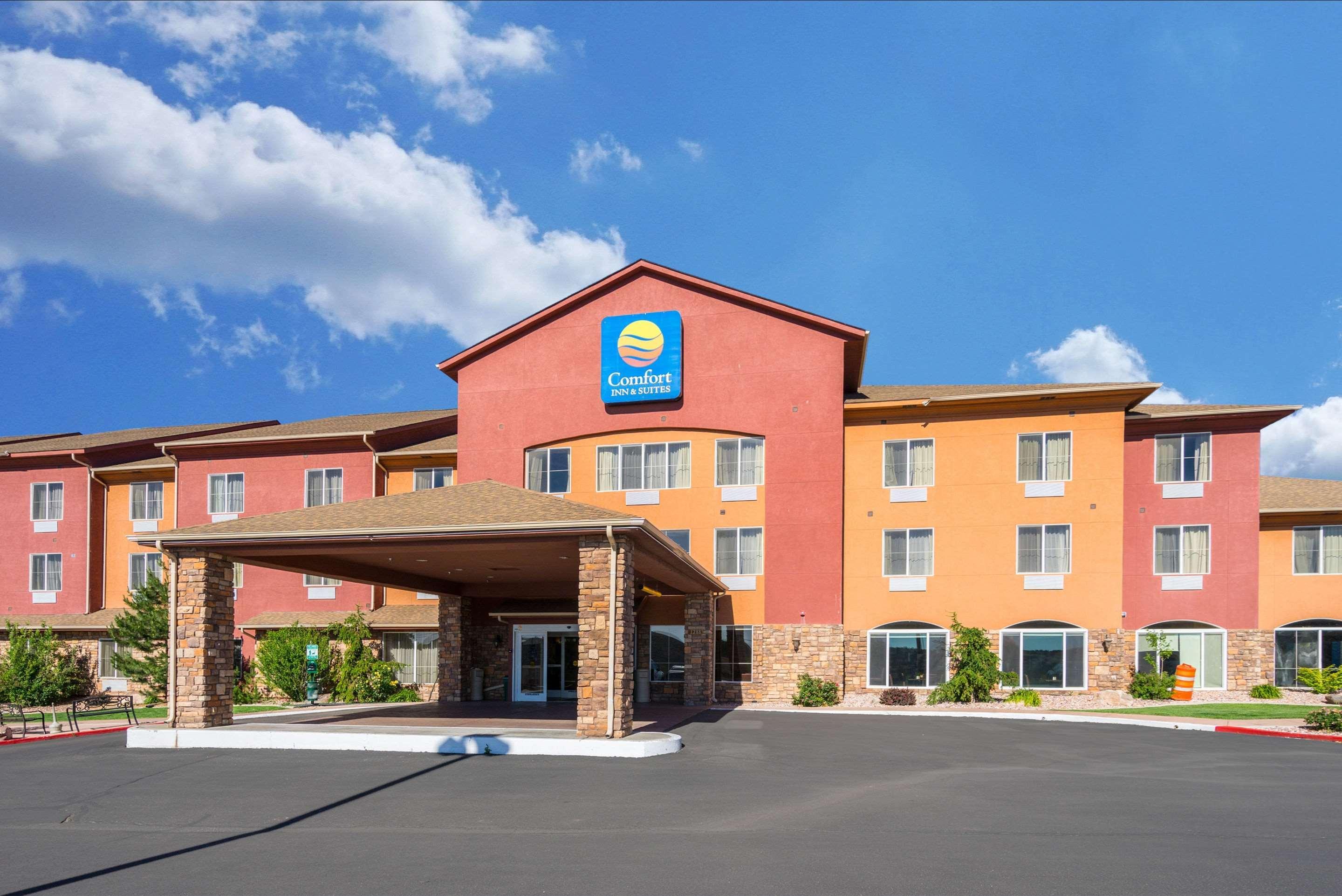 Comfort Inn & Suites Cedar Stadt Exterior foto